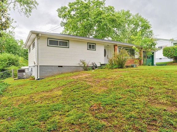 2nd image of 3546 Shelby Cir