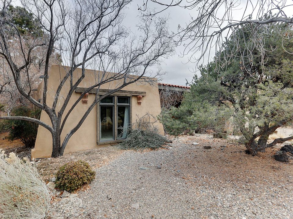 1st image of 1009 Matador Dr SE