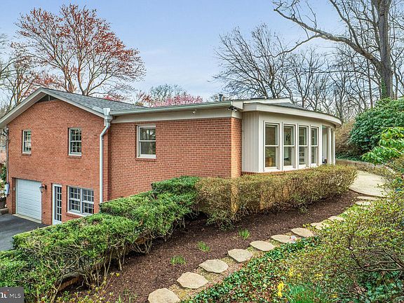 2nd image of 6431 Walters Woods Dr