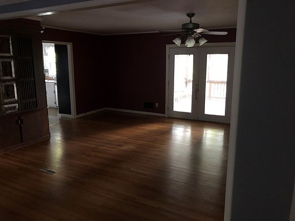 3rd image of 111 Mulberry Ct