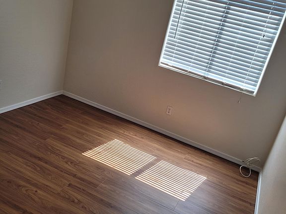 5th image of 836 E South Mountain Ave
