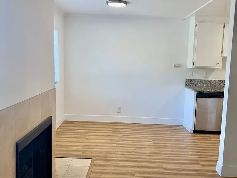 2204 S Beverly Glen Blvd — Photo 5