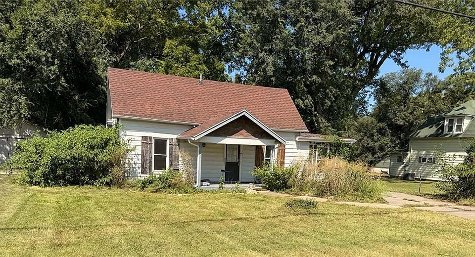 1st image of 407 S Clarke Ave