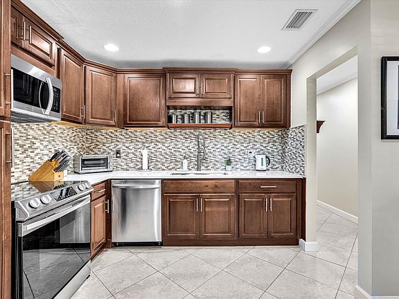 4th image of 9256 SABAL RIDGE Circle #C