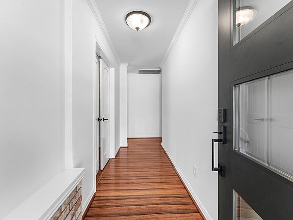 4th image of 3022 Greenhaven Ln