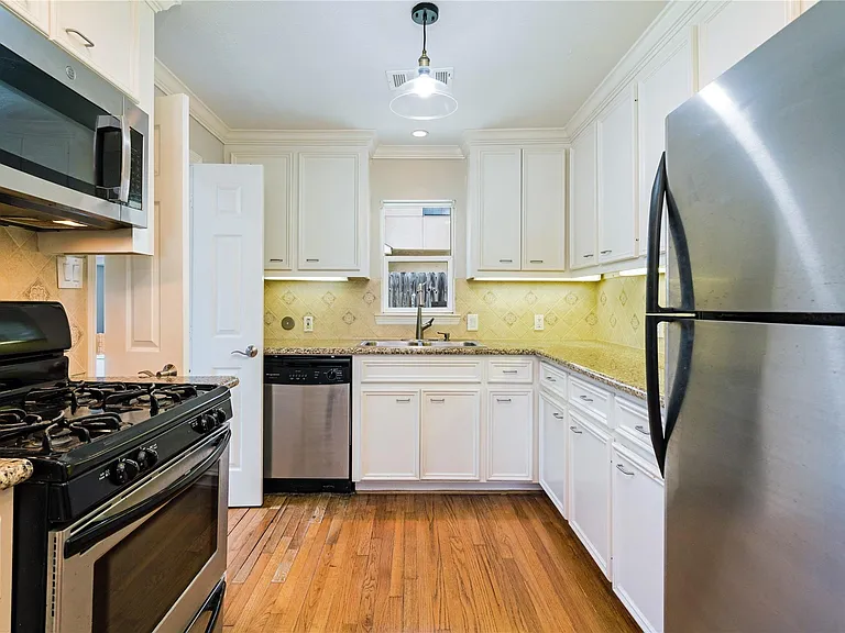 4405 Marina St #A — Photo 15