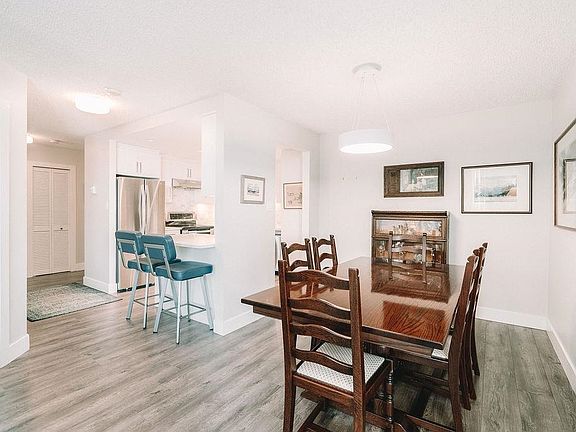 4th image of 69 Jamieson Ct #606
