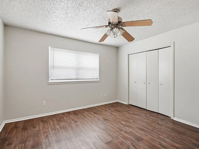 7911 Albany Ave #B — Photo 5