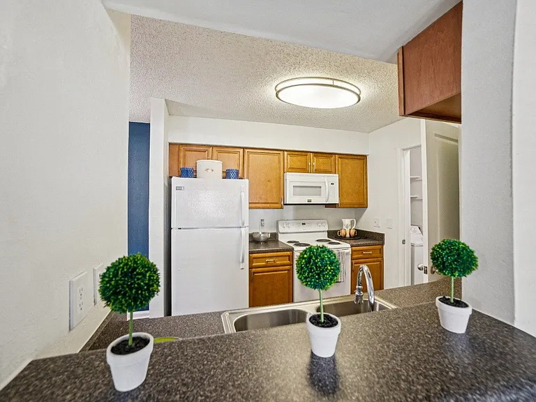 Willow Ridge Apartments — Photo 17