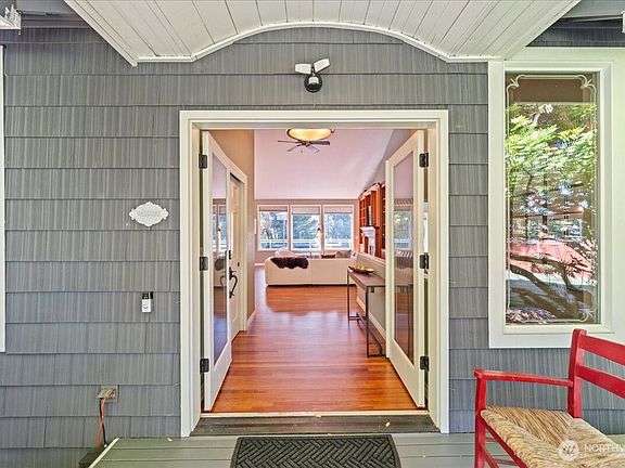 3rd image of 3324 Deer Island Drive E