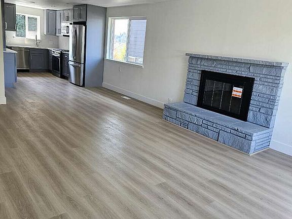 4th image of 4231 S Graham St