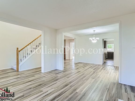 4th image of 2267 NE 11th Ave