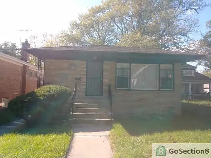 12420 S Parnell Ave photo 1