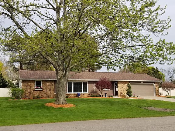 2nd image of 860 Knoll Dr