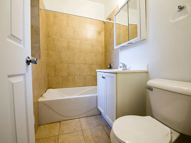 7903 S Luella Ave — Photo 18