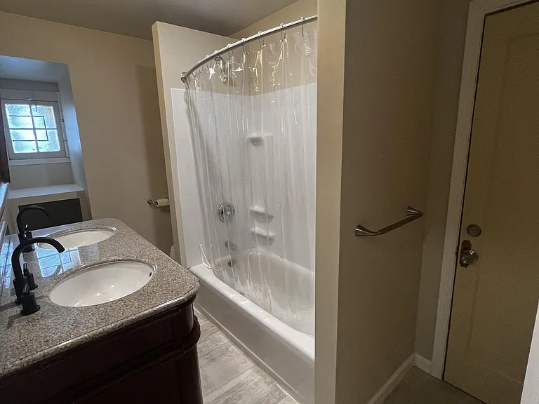 213 Locust St #4 — Photo 5