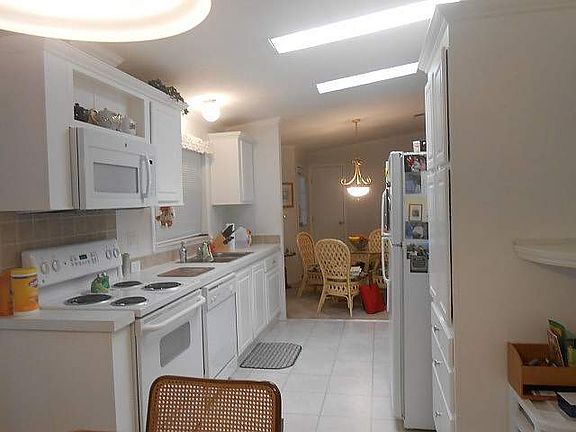 3rd image of 3233 Waters Bend Ln