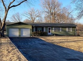 816 NE 43rd St, Topeka, KS 66617