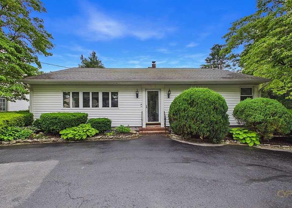 1st image of 26 Pershing Ave