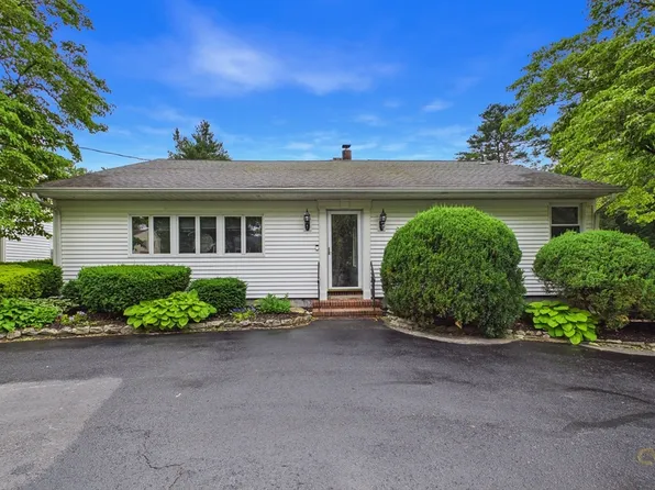 26 Pershing Ave, Acushnet, MA 02743