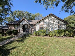 3612 NE Chapel Dr, Lees Summit, MO 64064