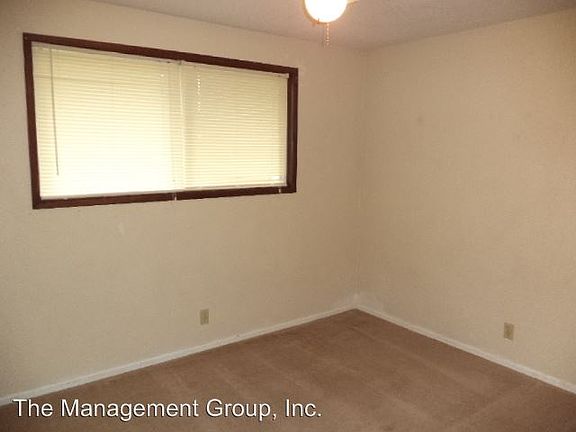 4th image of 513 NE 106th Ave