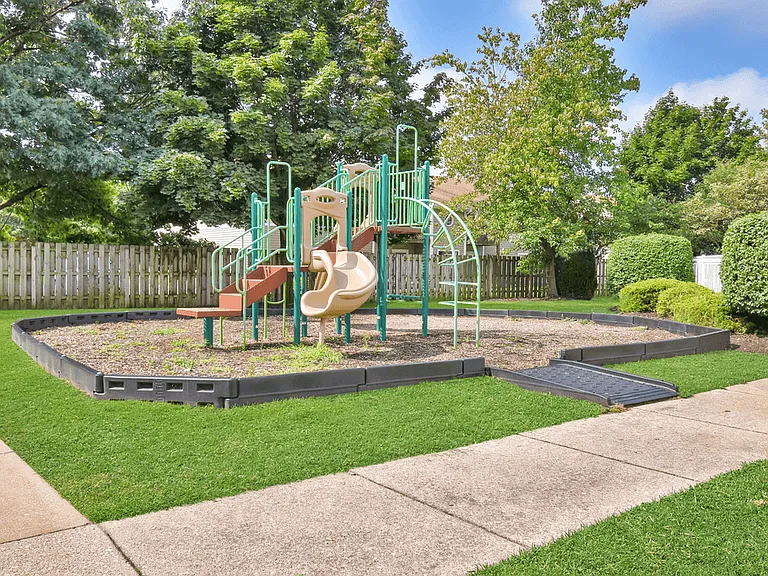Cascade Apartments — Photo 32
