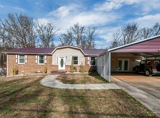 155 Ravenwood Cir, Dickson, TN 37055