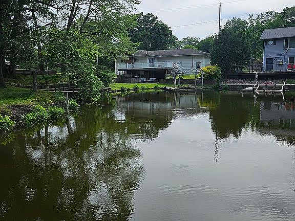 2nd image of 3373 Hoyer Rd