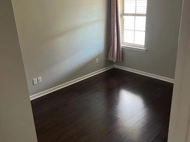 114 Colchester Dr — Photo 10