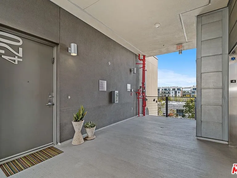 4080 Glencoe Ave #420 — Photo 32