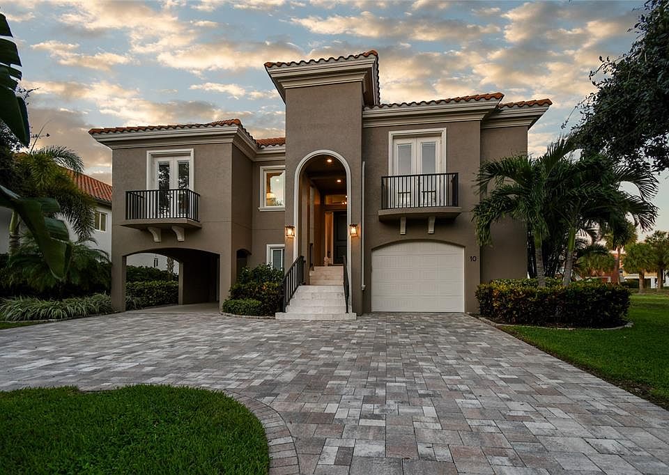 1st image of 10 BAYFRONT COURT S