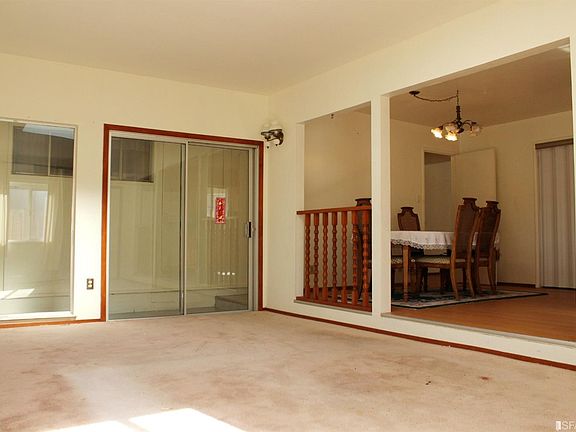 5th image of 2941 Berkshire Dr