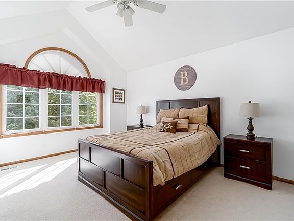 2nd image of 1512 Ashwood Dr