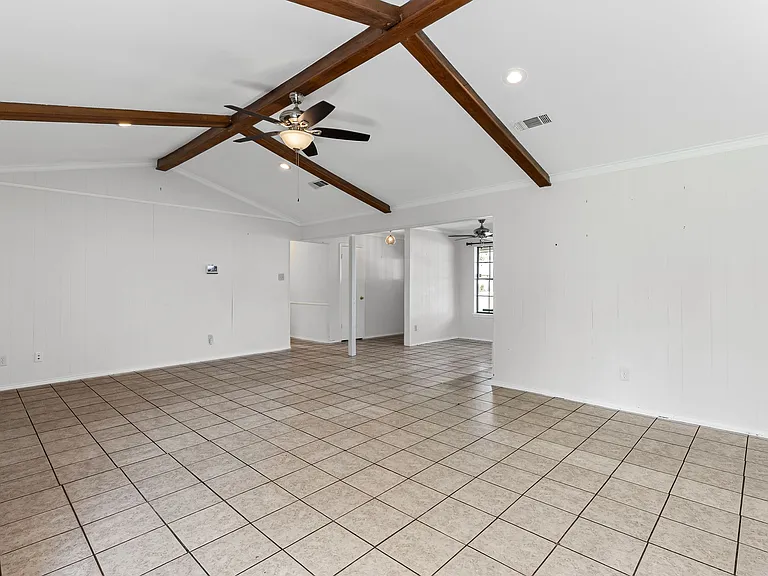 221 Azalea Dr — Photo 3