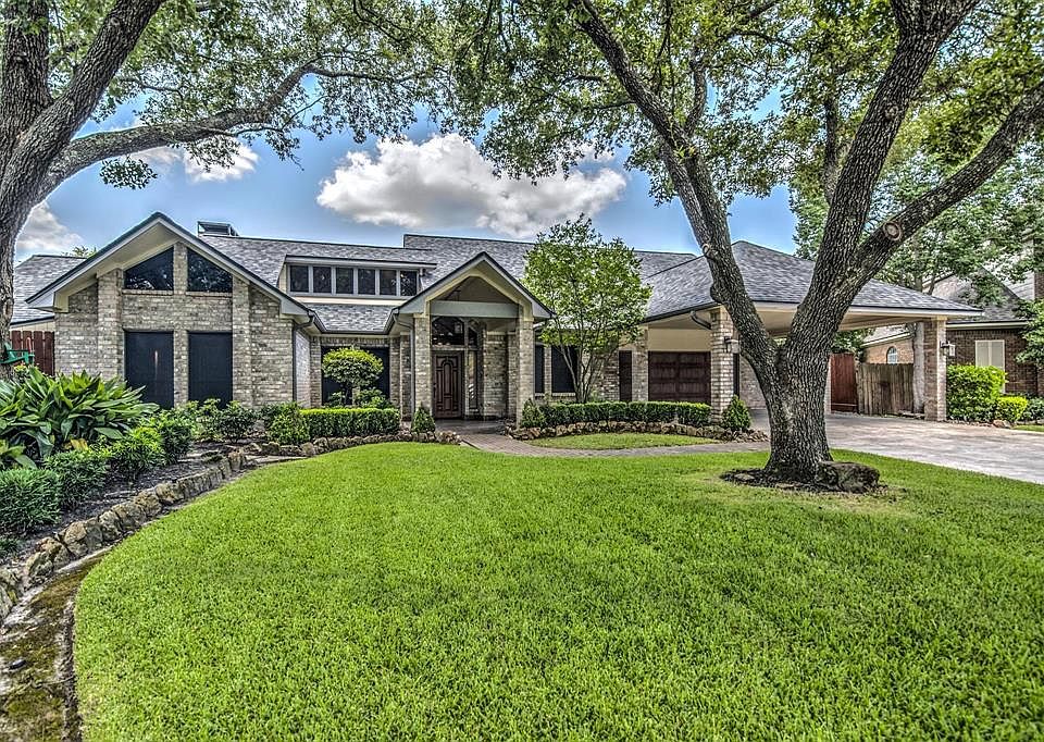 1st image of 19107 Masterwood Ct