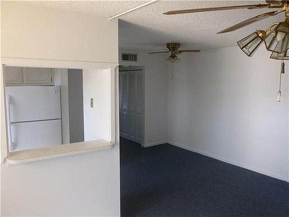 3rd image of 65 Ventnor Dr #D