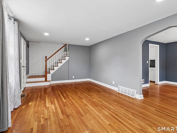 4th image of 274 Mount Pleasant Avenue