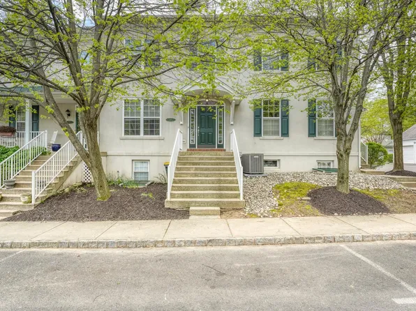 210 Lantern Dr, Doylestown, PA 18901