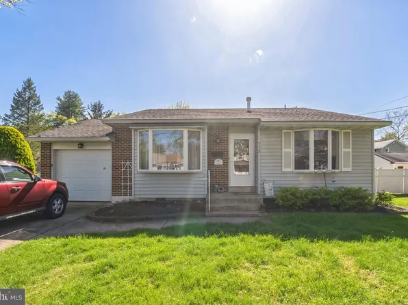 512 Greenwood Ave, Maple Shade, NJ 08052