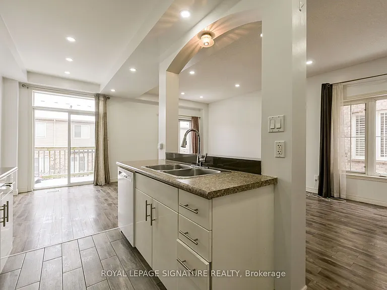 96 Highgate Dr #UPPER LEVEL A — Photo 22