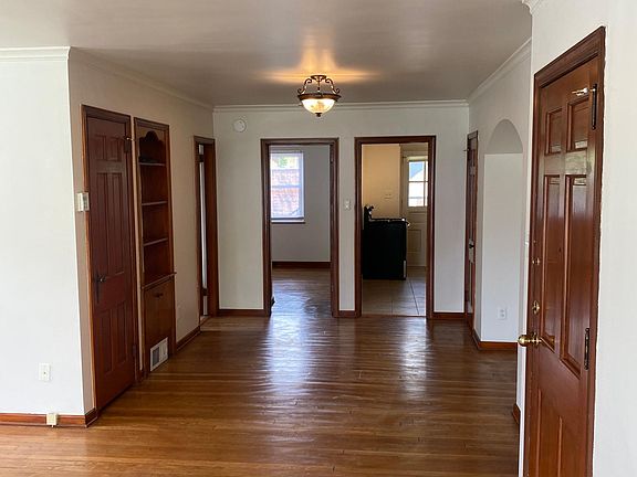 5th image of 1611 Elmwood Ave #B