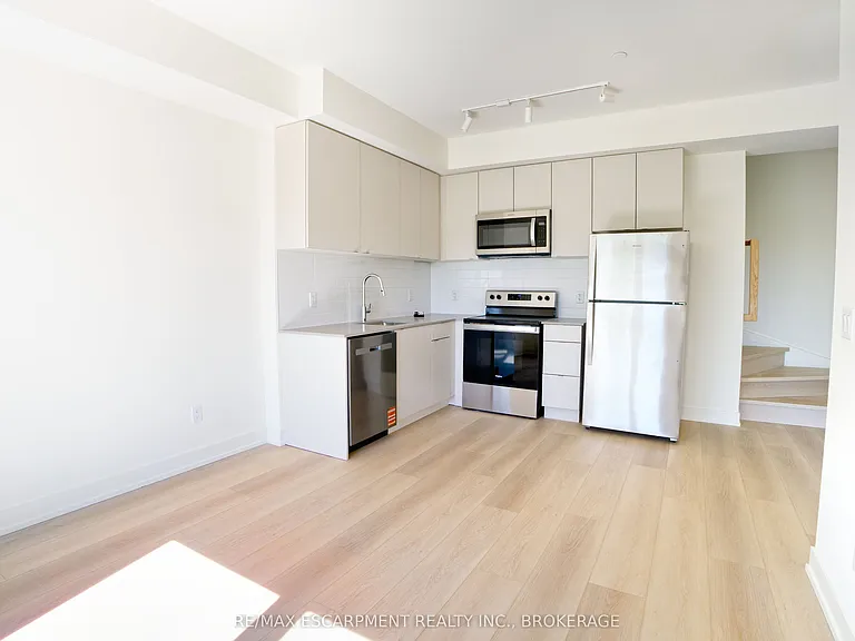 16 Melbourne Ave #308C — Photo 13