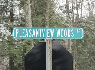 8031 Pleasantview Woods Dr, Harbor Springs, MI 49740