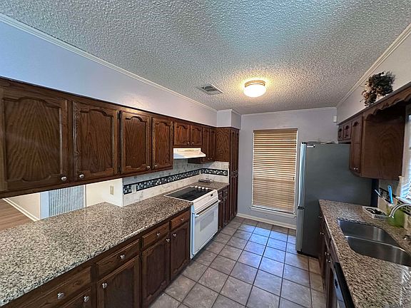 2nd image of 2148 Elkwood Dr