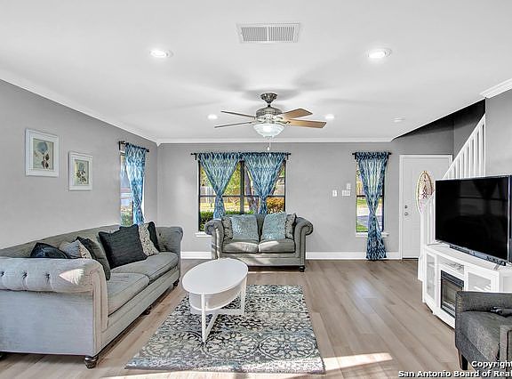5th image of 1640 Dogwood Ln