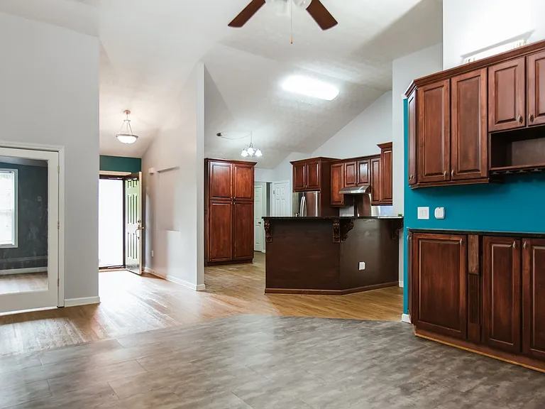 137 Bristol Woods Dr — Photo 6