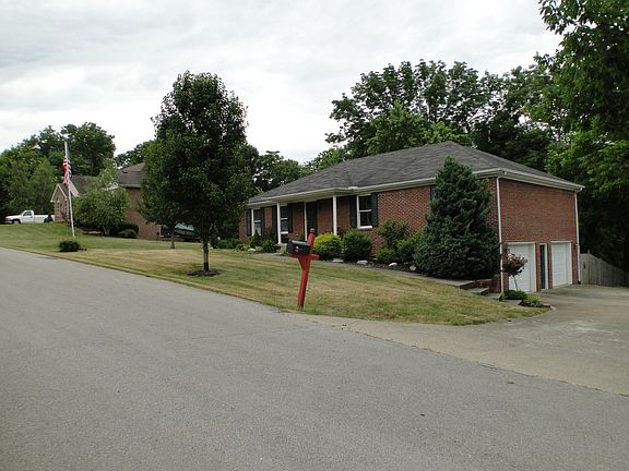 5th image of 305 Faye Ct