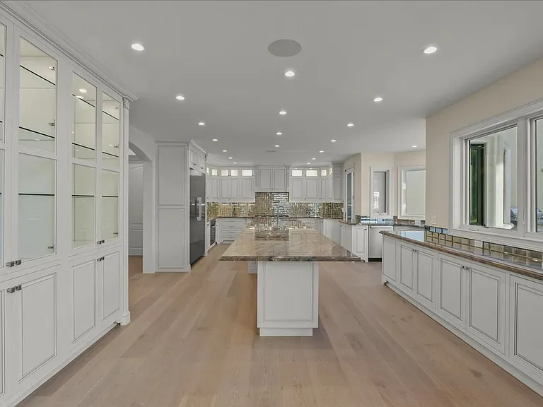 18911 Decatur Rd — Photo 13