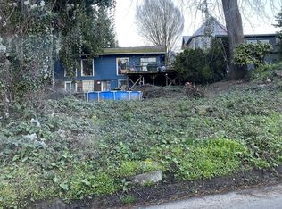 7585 SW Fulton Park Pl, Portland, OR 97219